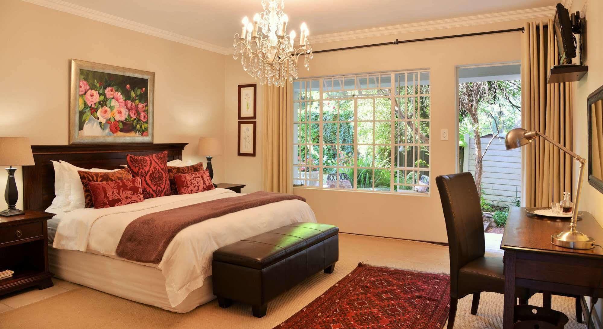 La Vieille Ferme Hotel Johannesburg Exterior photo
